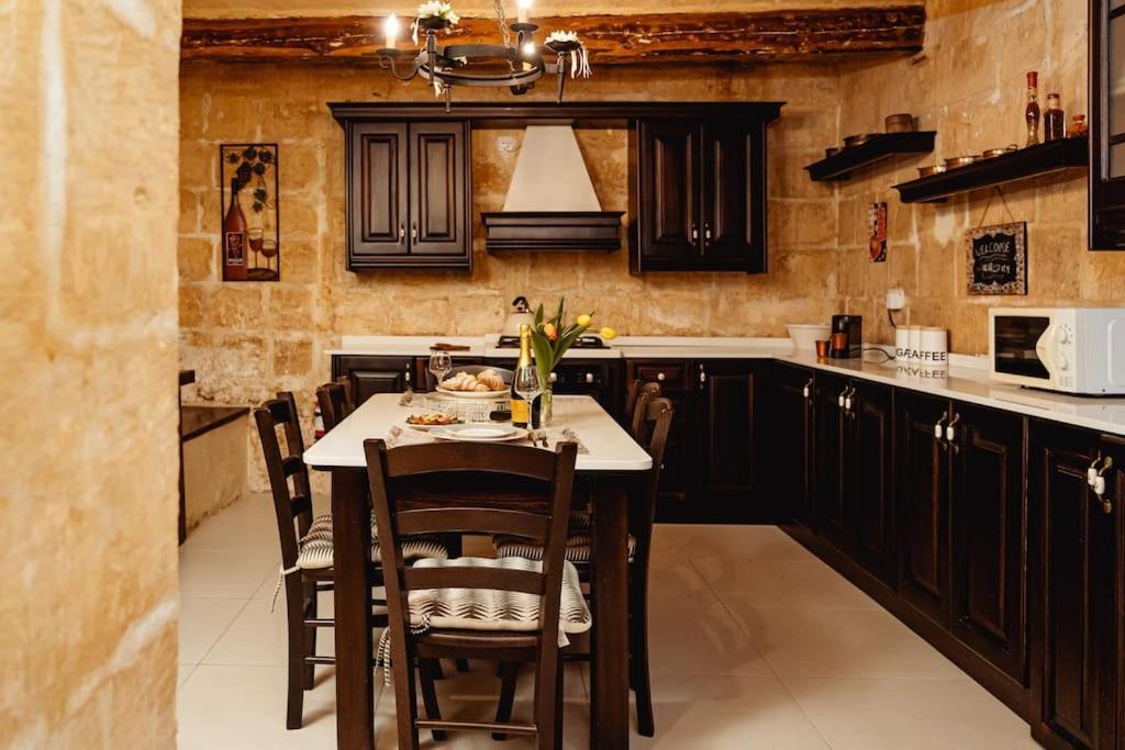 Enchanting 2Bdr Townhouse In Valletta Centre! Ngoại thất bức ảnh