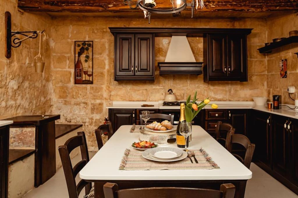 Enchanting 2Bdr Townhouse In Valletta Centre! Ngoại thất bức ảnh